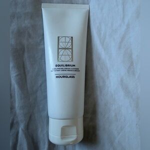 Hourglass Equilibrium Cleanser NEW and Sealed 3.7 fl ounces